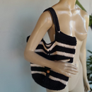 Bolsa Bicolor feita em Crochê - PROMOÇÃO